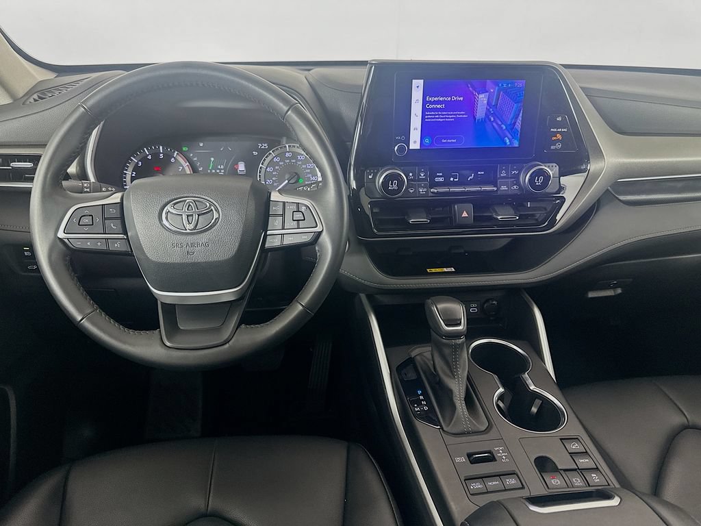 Certified 2024 Toyota Highlander XLE AWD/4WD image 23
