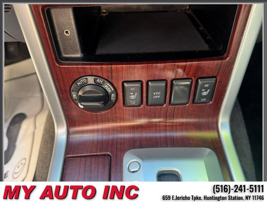 Used 2011 Nissan Pathfinder LE w/ Navigation Pkg AWD/4WD image 19