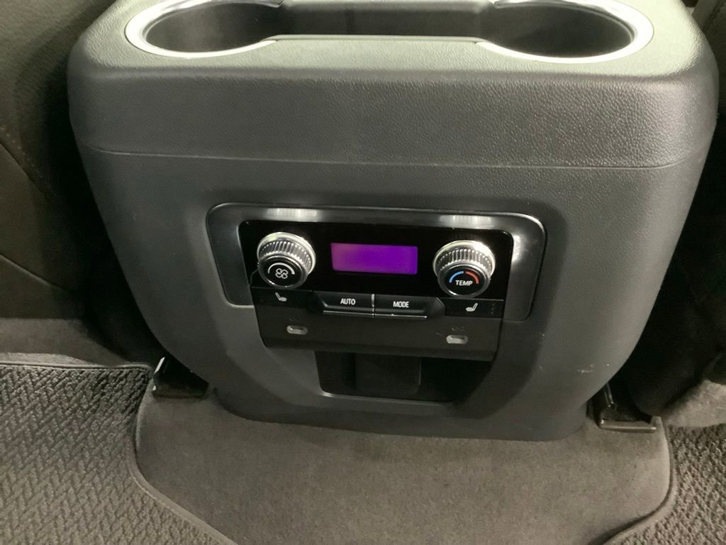 Used 2022 GMC Yukon XL Denali w/ Denali Premium Package AWD/4WD image 37