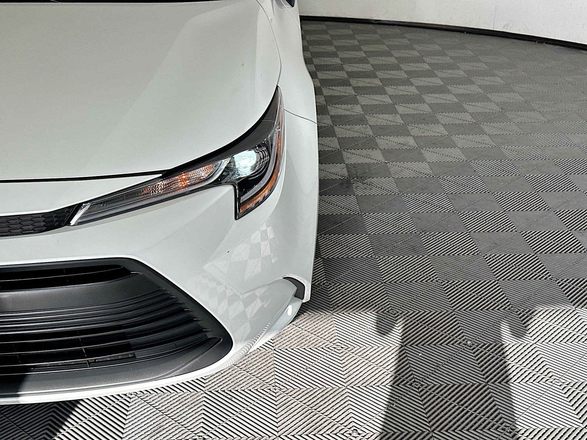 Certified 2025 Toyota Corolla LE FWD image 9