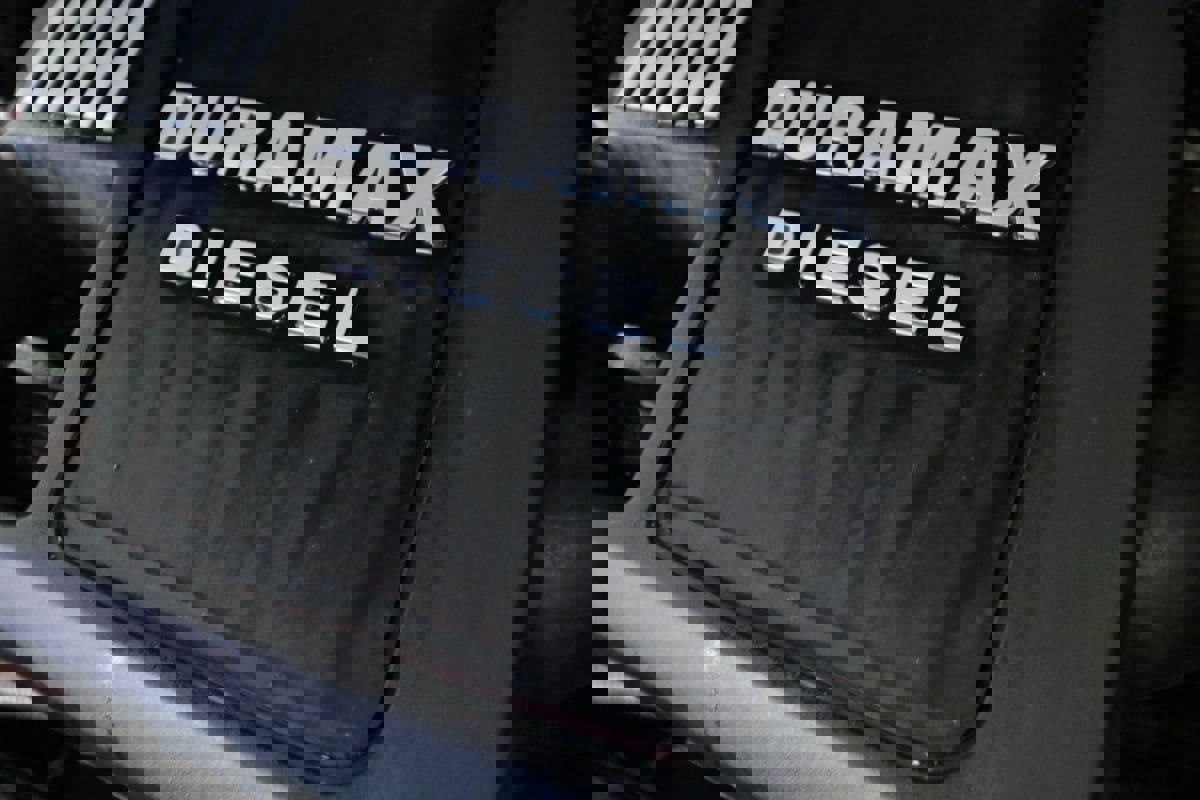 Used 2023 GMC Yukon XL Denali image 9