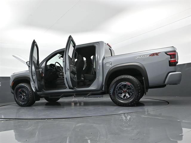 Used 2025 Nissan Frontier PRO-4X image 51