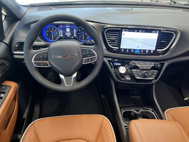 New 2026 Chrysler Pacifica Pinnacle w/ Trailer Tow Group AWD/4WD image 12