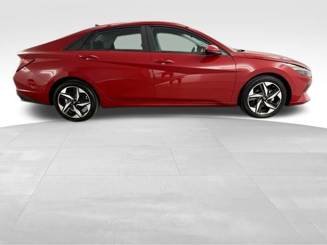 Used 2023 Hyundai Elantra SEL w/ Convenience Package image 10