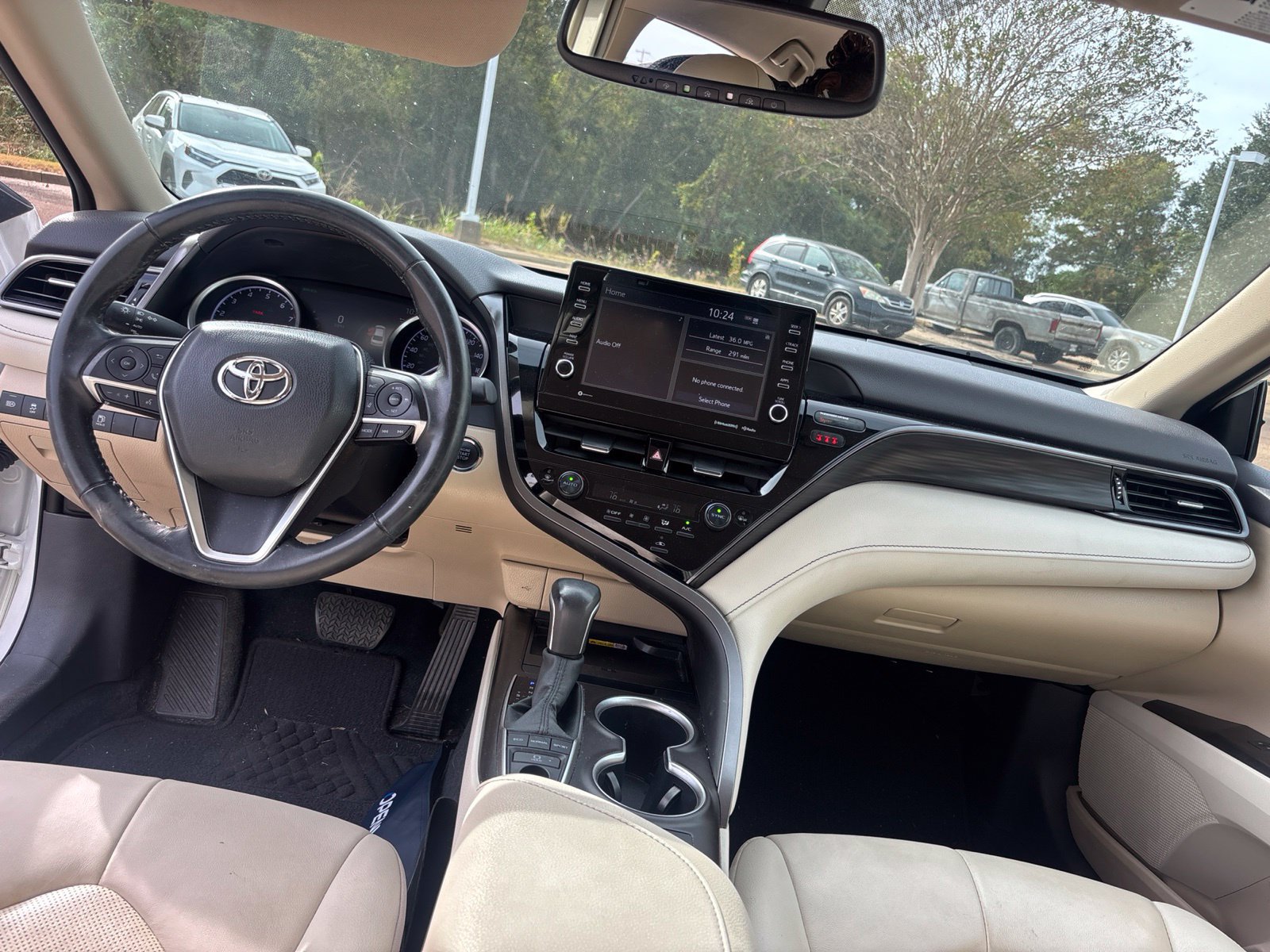 Used 2022 Toyota Camry XLE FWD image 7