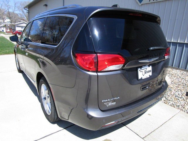 Used 2019 Chrysler Pacifica Touring-L Plus w/ Advanced Safetytec Group FWD image 5