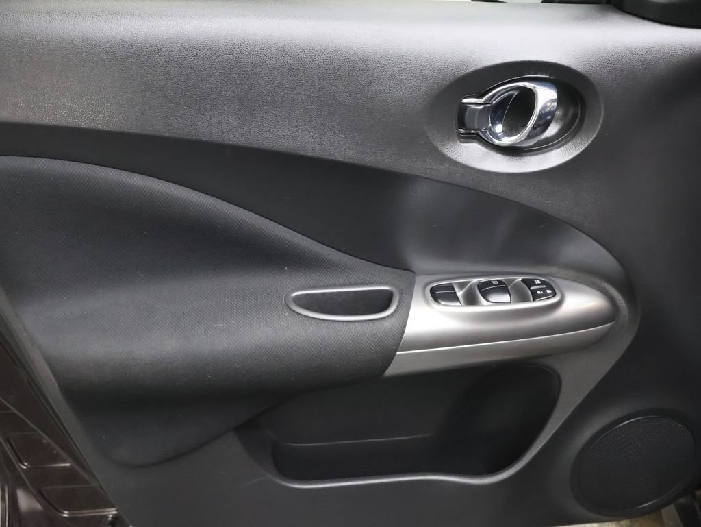 Used 2016 Nissan Juke S FWD image 16