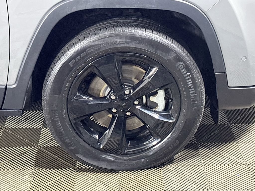 Used 2023 Jeep Cherokee Altitude Lux image 23