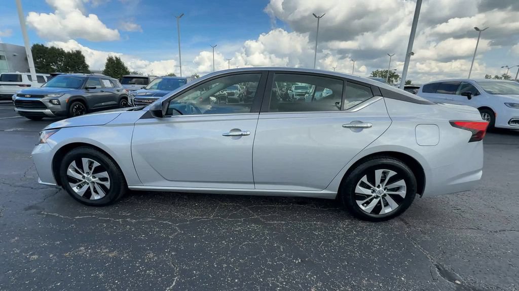 Used 2024 Nissan Altima 2.5 S FWD image 5