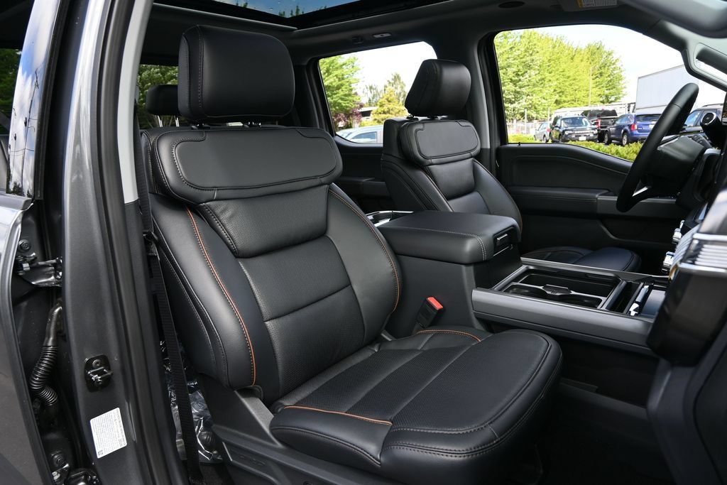 New 2026 Ford F350 Lariat w/ Black Appearance Package AWD/4WD image 22