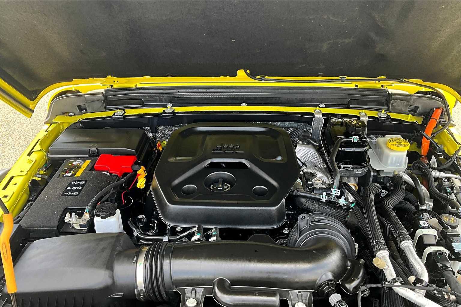 Used 2024 Jeep Wrangler Unlimited Rubicon 4xe image 32