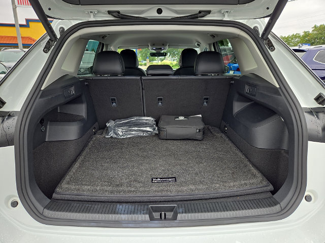 Certified 2025 Volkswagen Tiguan SE AWD/4WD image 28