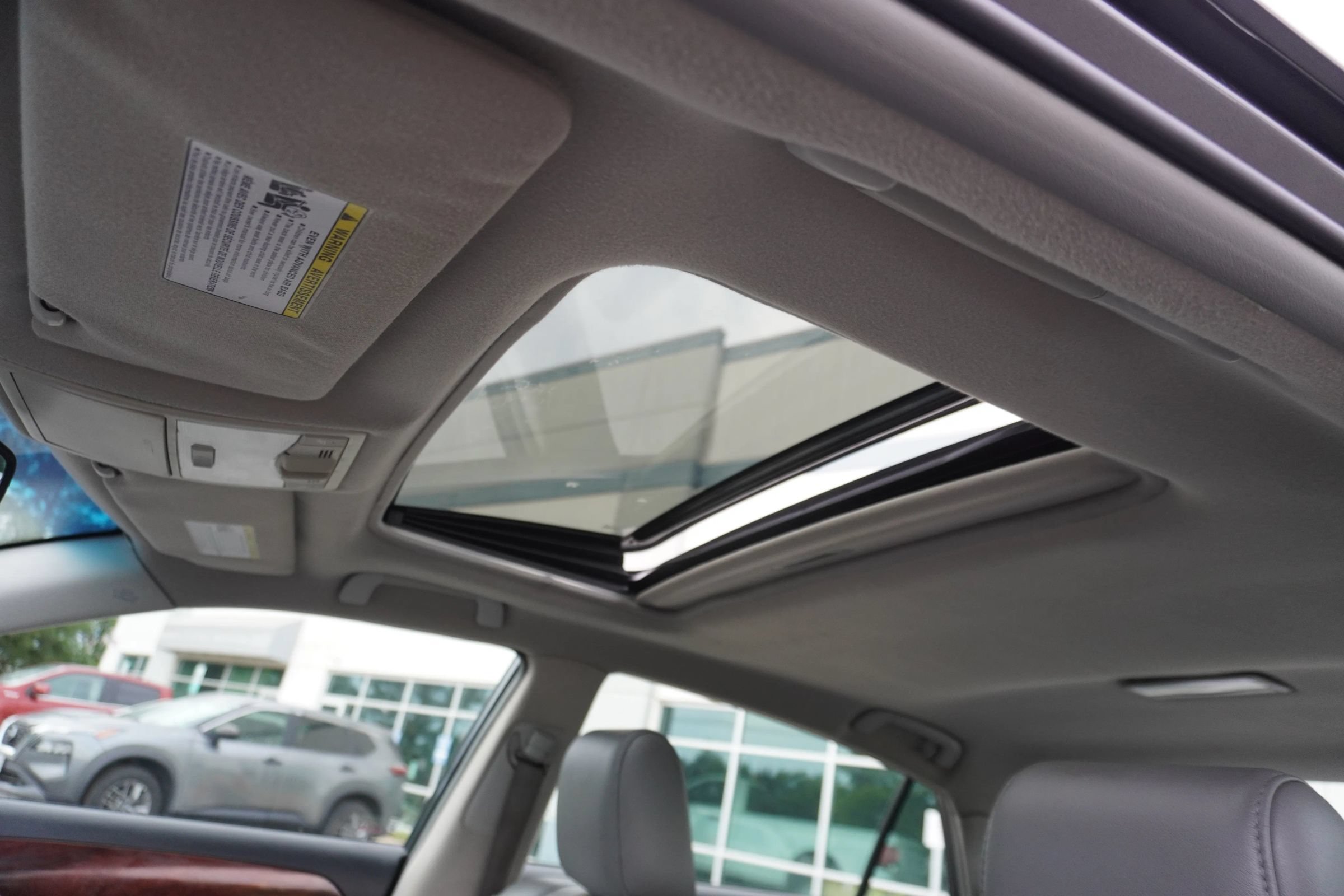 Used 2010 Toyota Avalon XLS FWD image 13