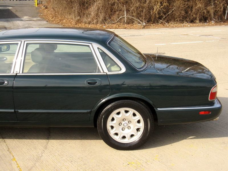 Used 2000 Jaguar XJ8 RWD image 8