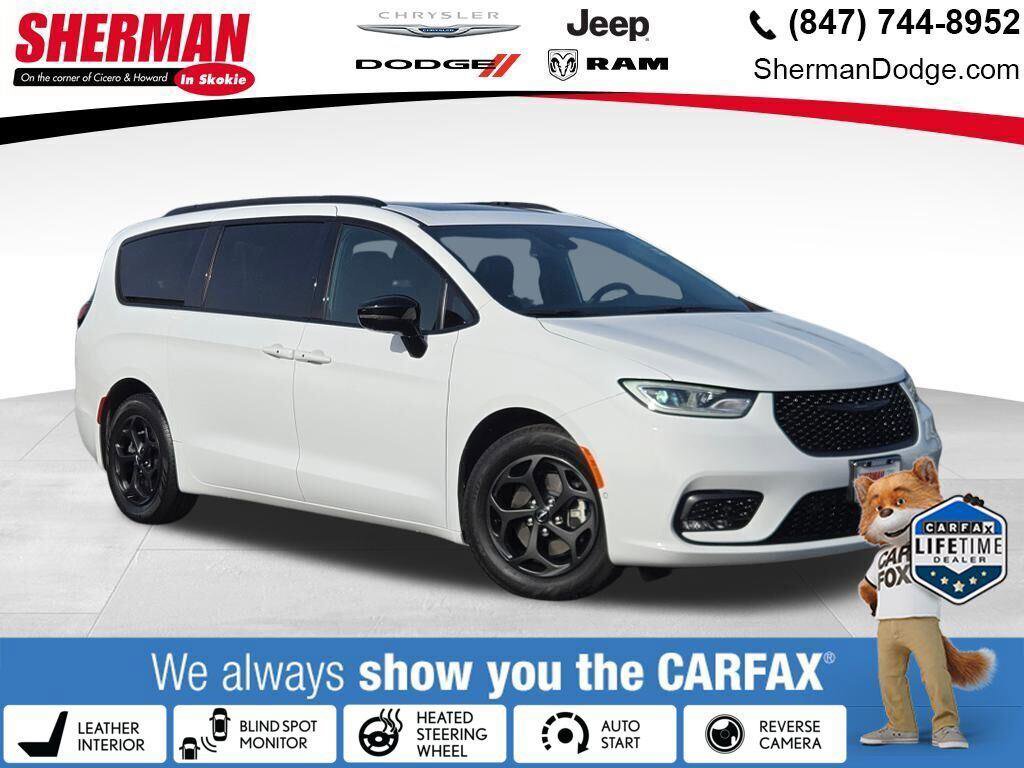 Certified 2025 Chrysler Pacifica Premium image 1