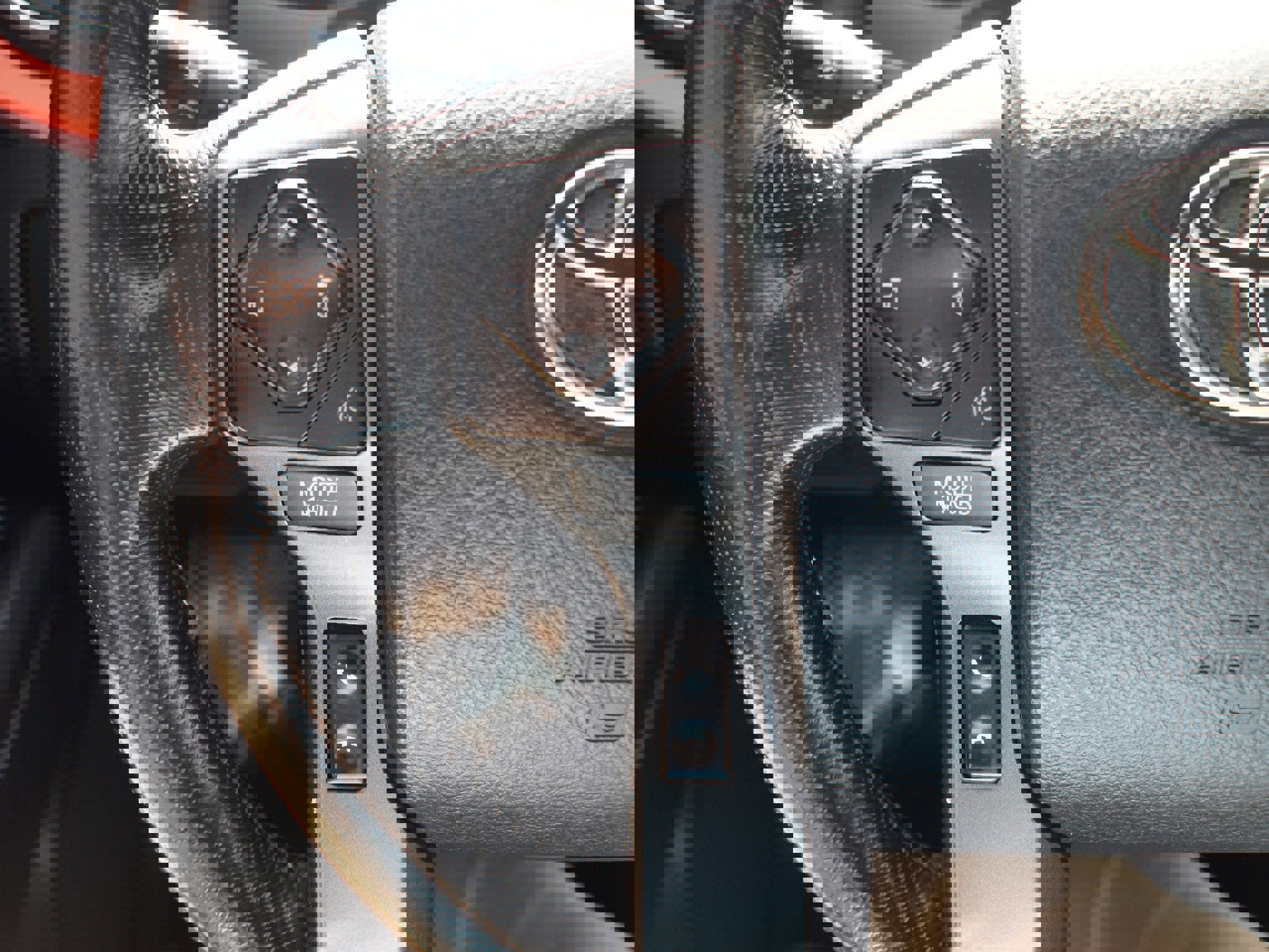 Used 2016 Toyota Tacoma TRD Sport w/ Towing Package image 9