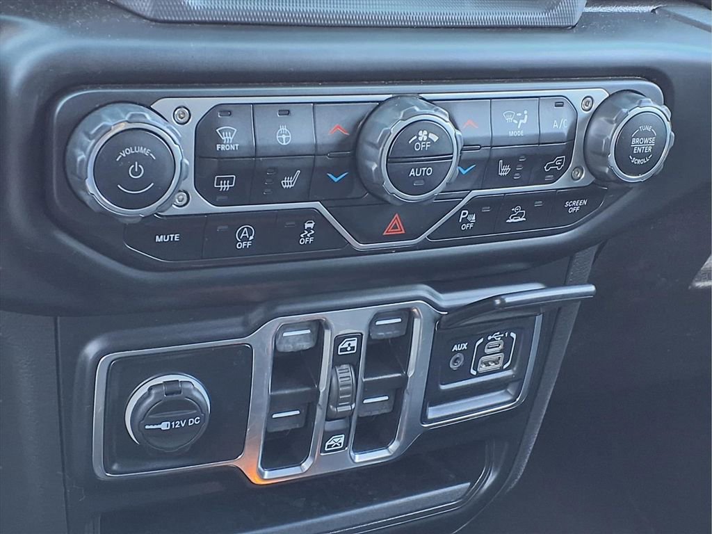 Used 2023 Jeep Wrangler Altitude image 14
