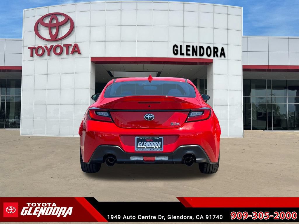 Used 2025 Toyota GR86 Premium w/ ALL Weather Mat Package (TMS) RWD image 9