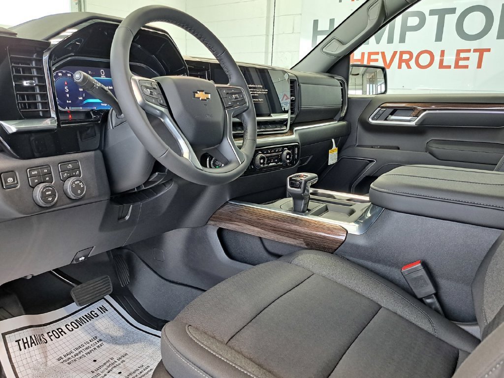 New 2026 Chevrolet Silverado 1500 LT w/ Z71 Off-Road Package AWD/4WD image 7