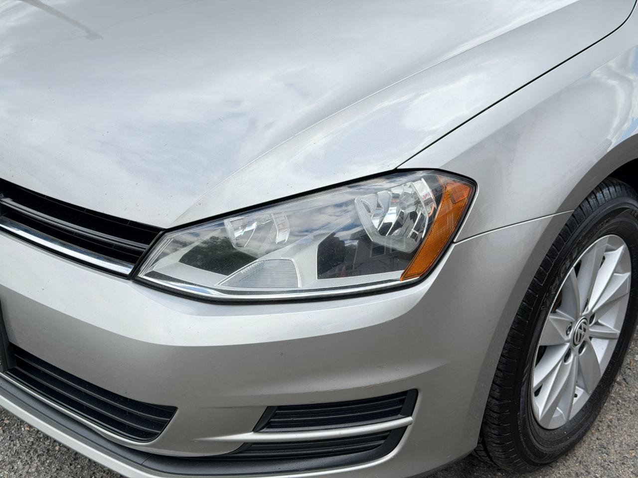 Used 2015 Volkswagen Golf S FWD image 9