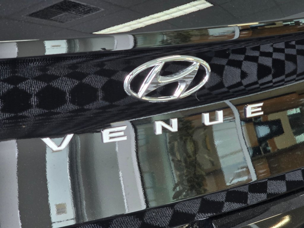 New 2026 Hyundai Venue SEL FWD image 14