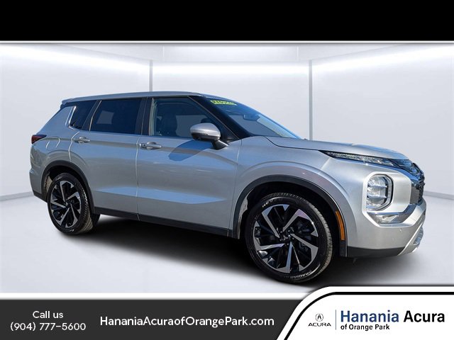 Used 2022 Mitsubishi Outlander SE image 1