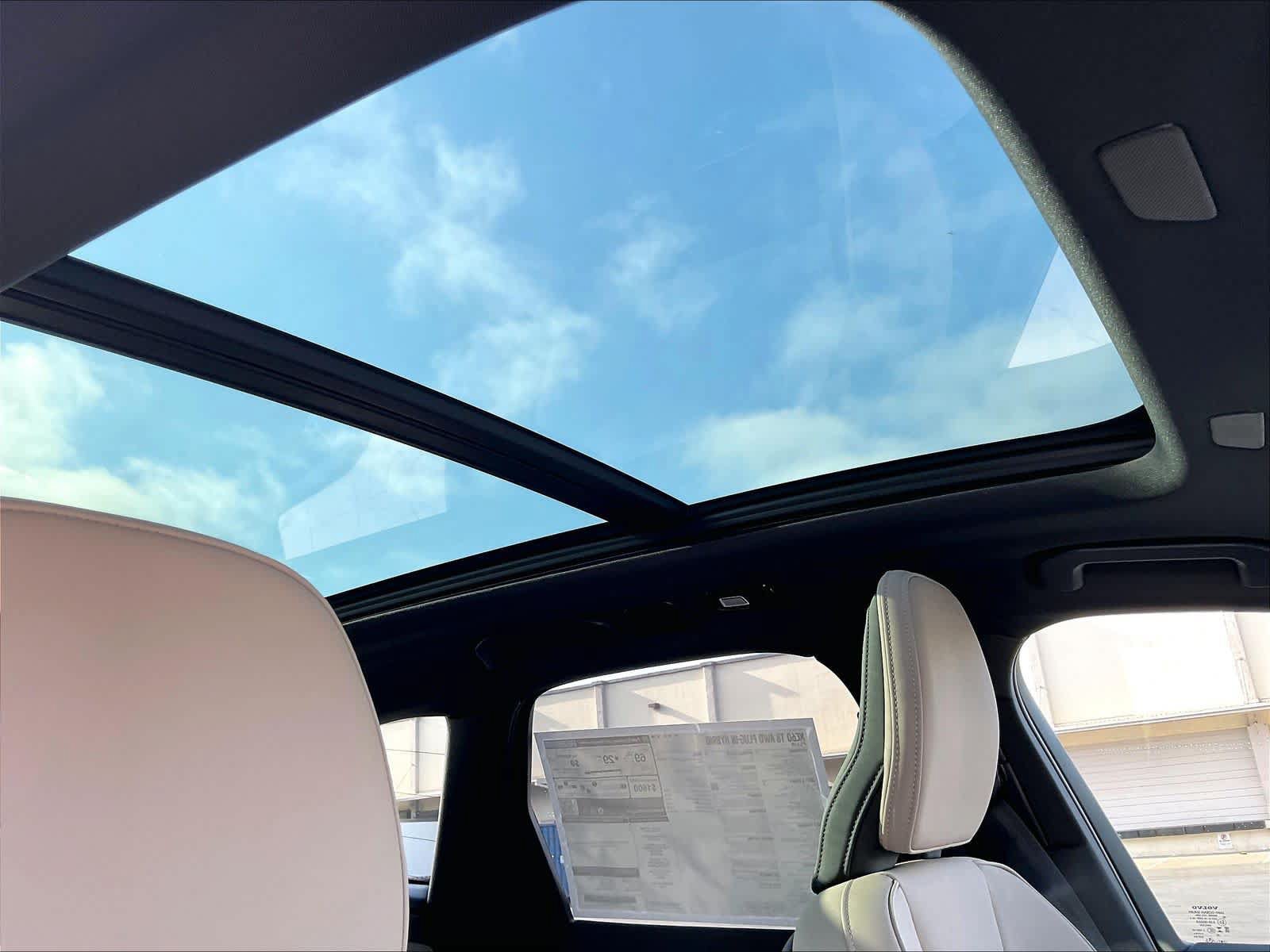New 2027 Volvo XC60 T8 Plus AWD/4WD image 29