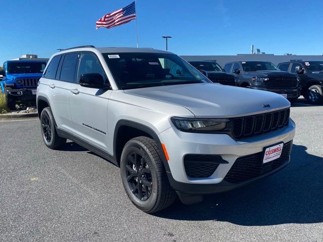 New 2025 Jeep Grand Cherokee Altitude AWD/4WD image 2