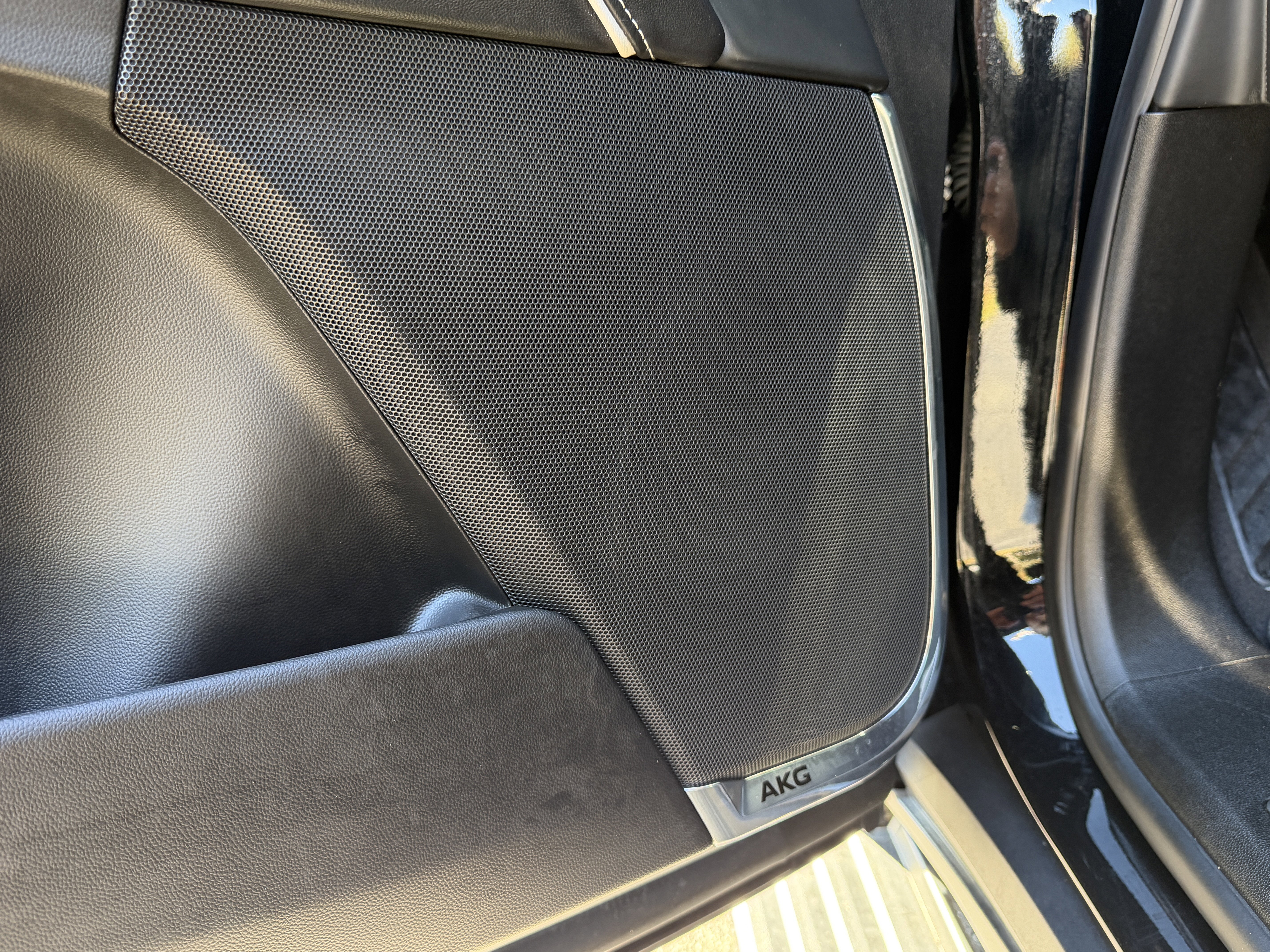 Used 2023 Cadillac Escalade ESV V image 13