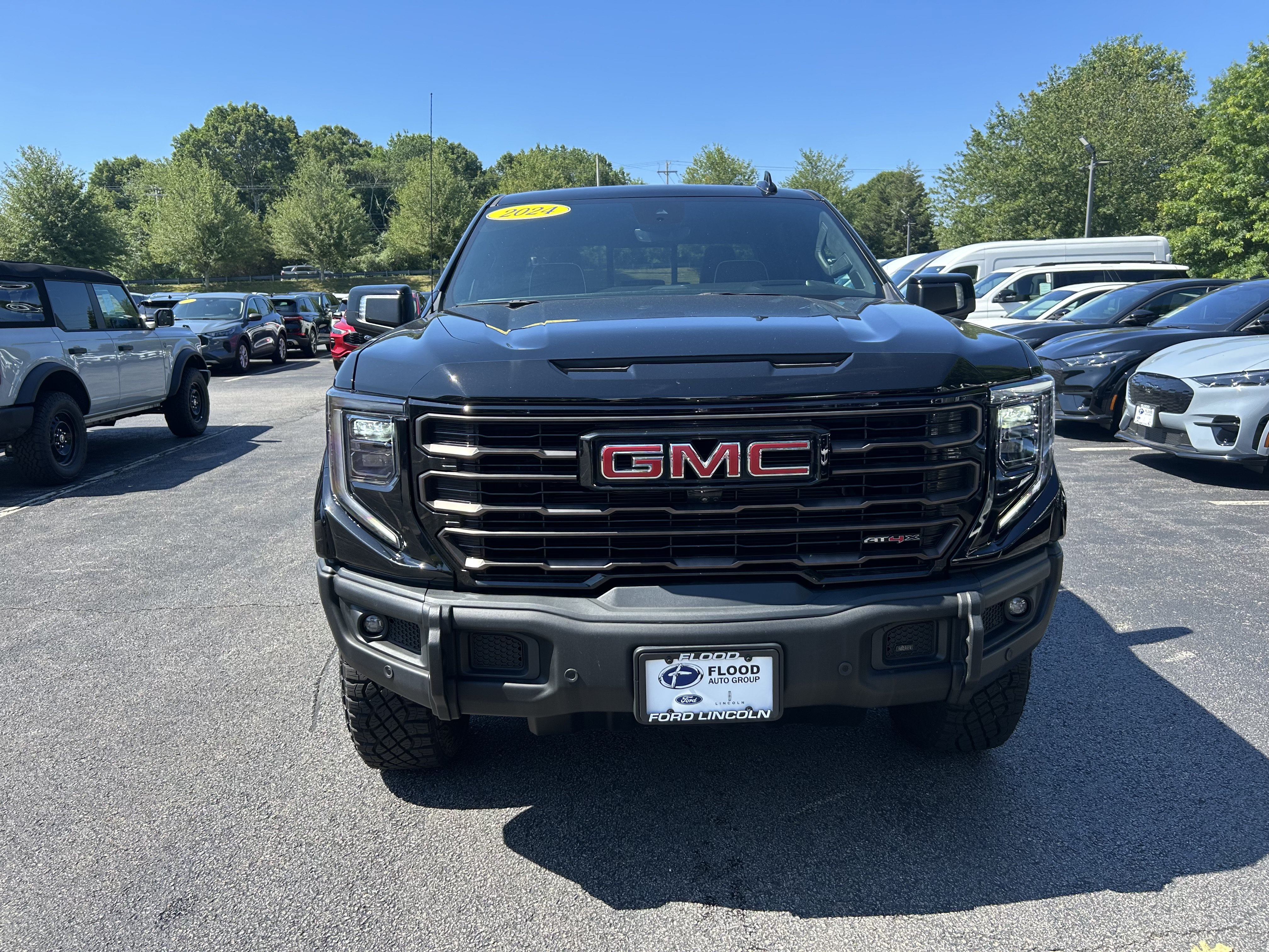 Used 2024 GMC Sierra 1500 AT4X AWD/4WD image 2