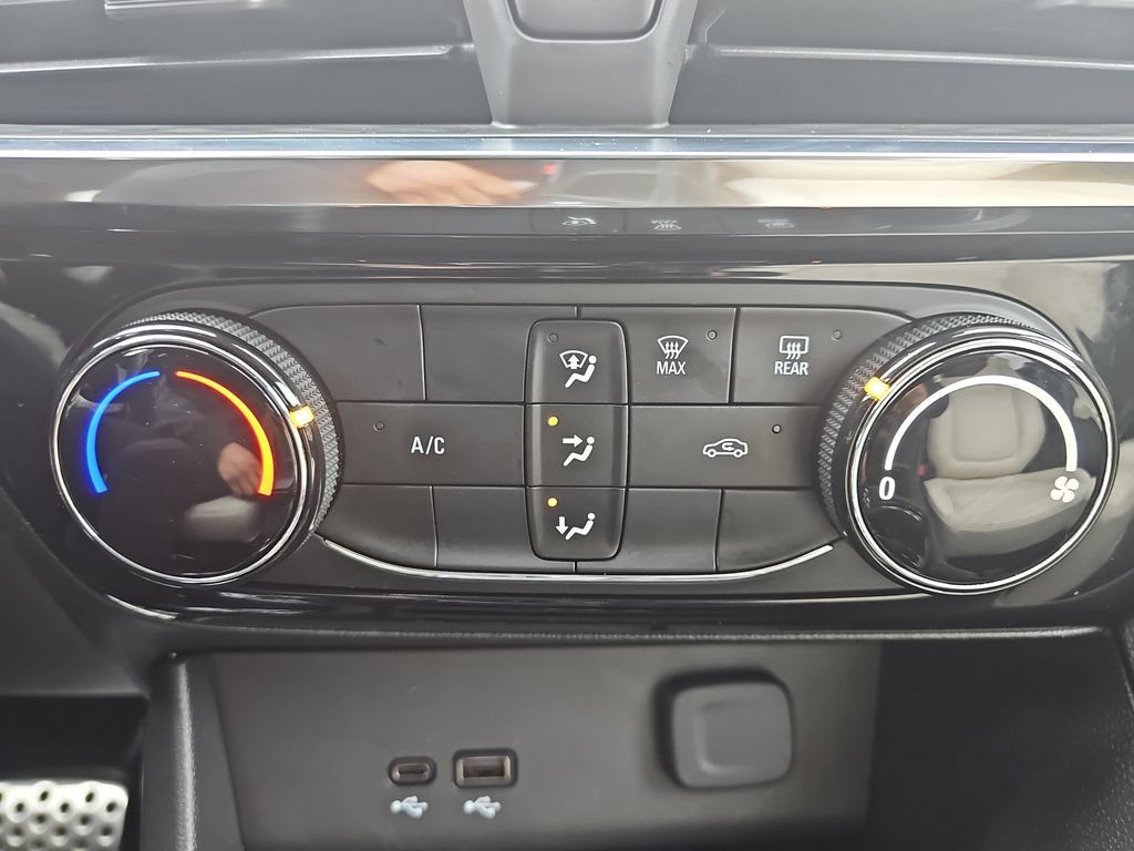 Certified 2024 Buick Encore GX Sport Touring w/ Advanced Technology Package AWD/4WD image 25