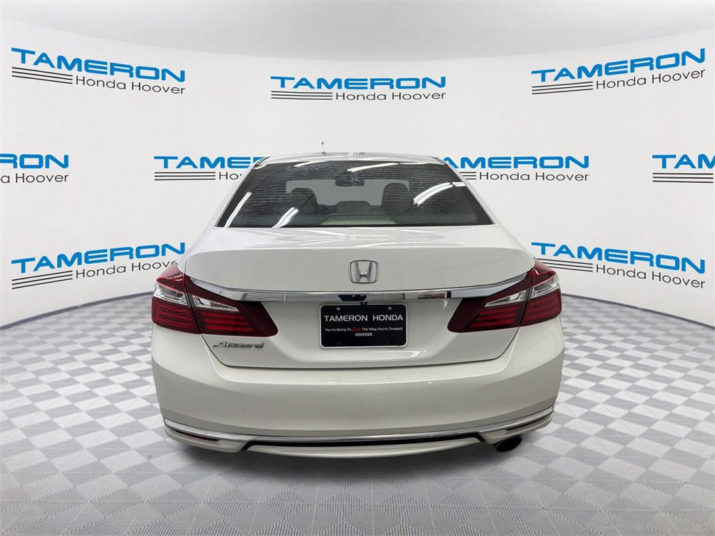 Used 2017 Honda Accord EX image 4