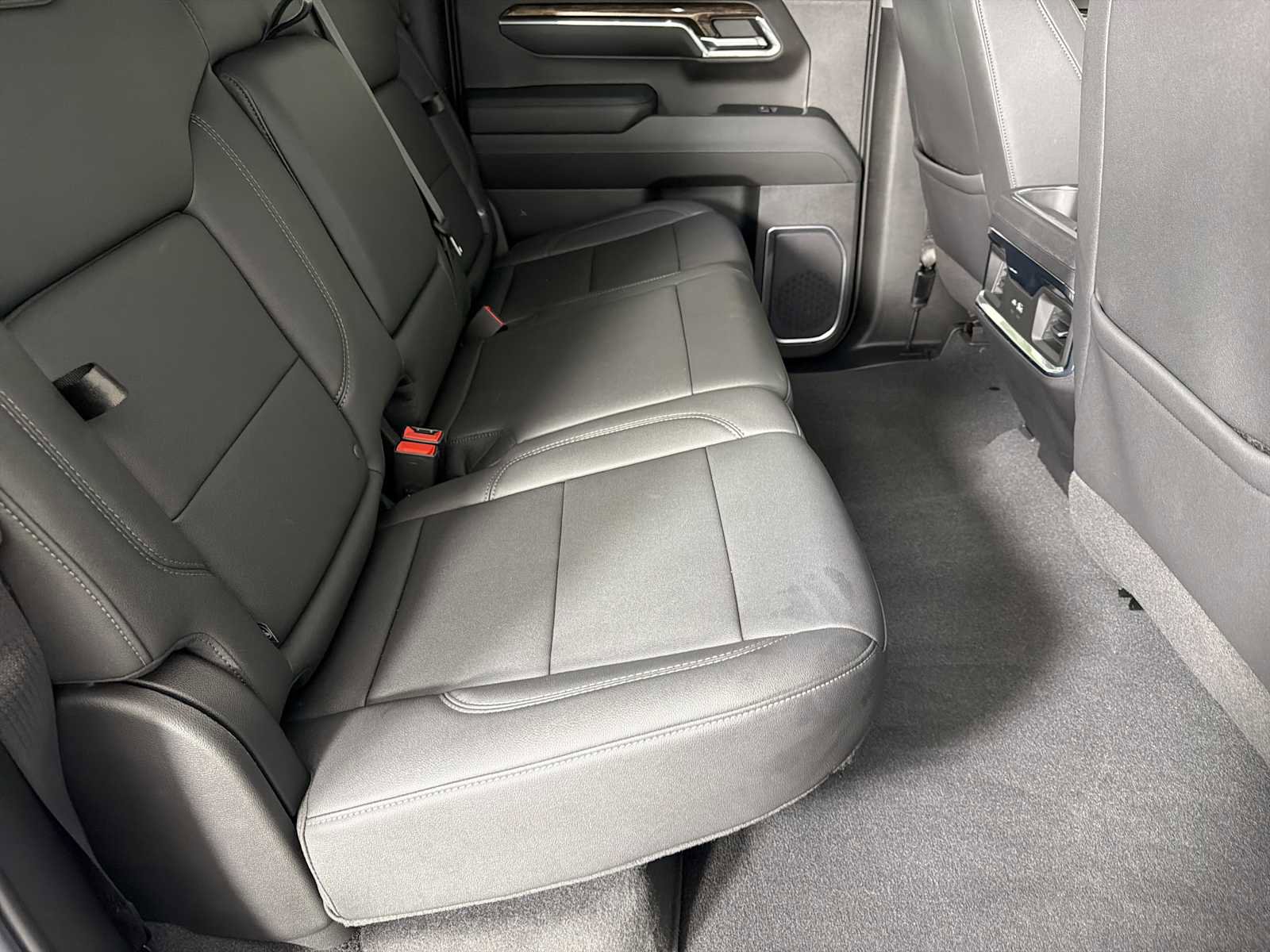 Used 2024 GMC Sierra 1500 Elevation w/ Elevation Premium Package AWD/4WD image 13