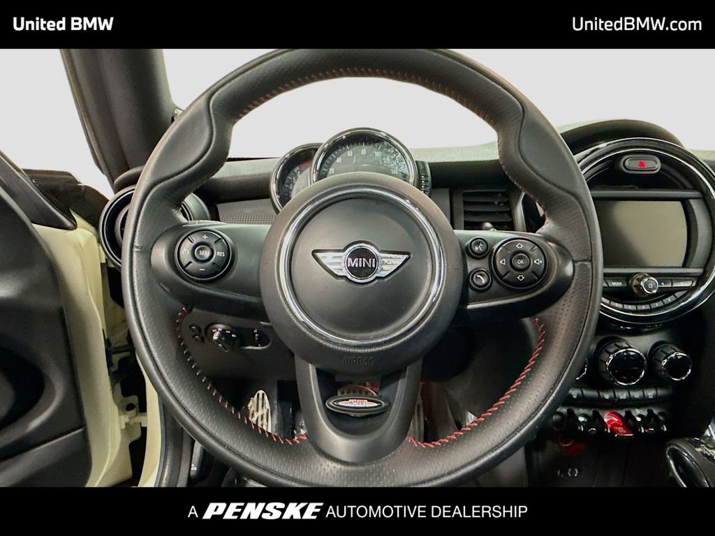 Used 2015 MINI Cooper 2-Door Hardtop image 6