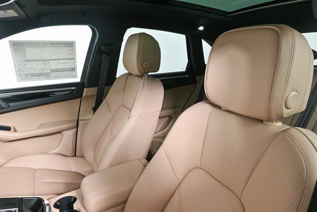 Used 2025 Porsche Macan image 5