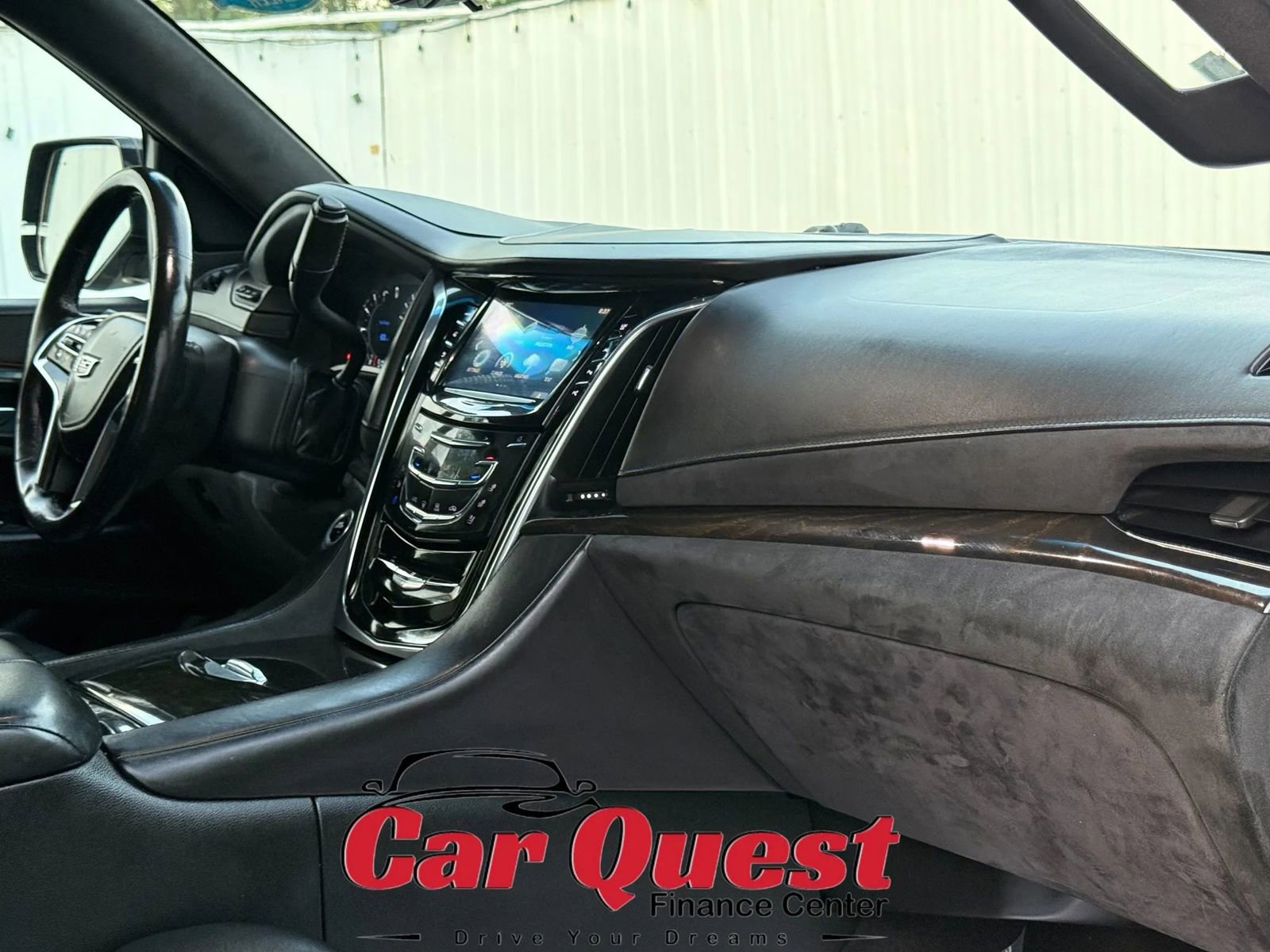 Used 2017 Cadillac Escalade ESV Platinum AWD/4WD image 25