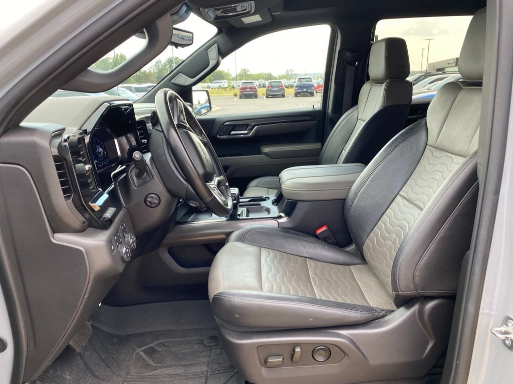 Used 2024 Chevrolet Silverado 1500 ZR2 w/ Technology Package AWD/4WD image 11