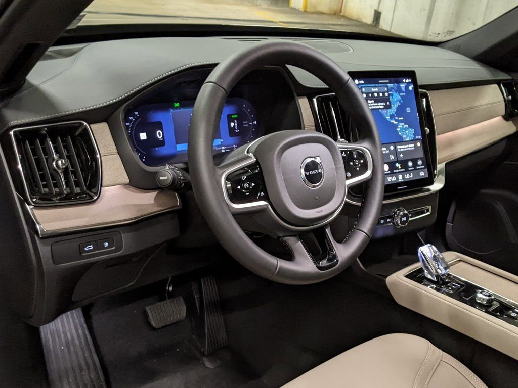 New 2026 Volvo XC90 T8 Plus w/ Protection Package Premier AWD/4WD image 8