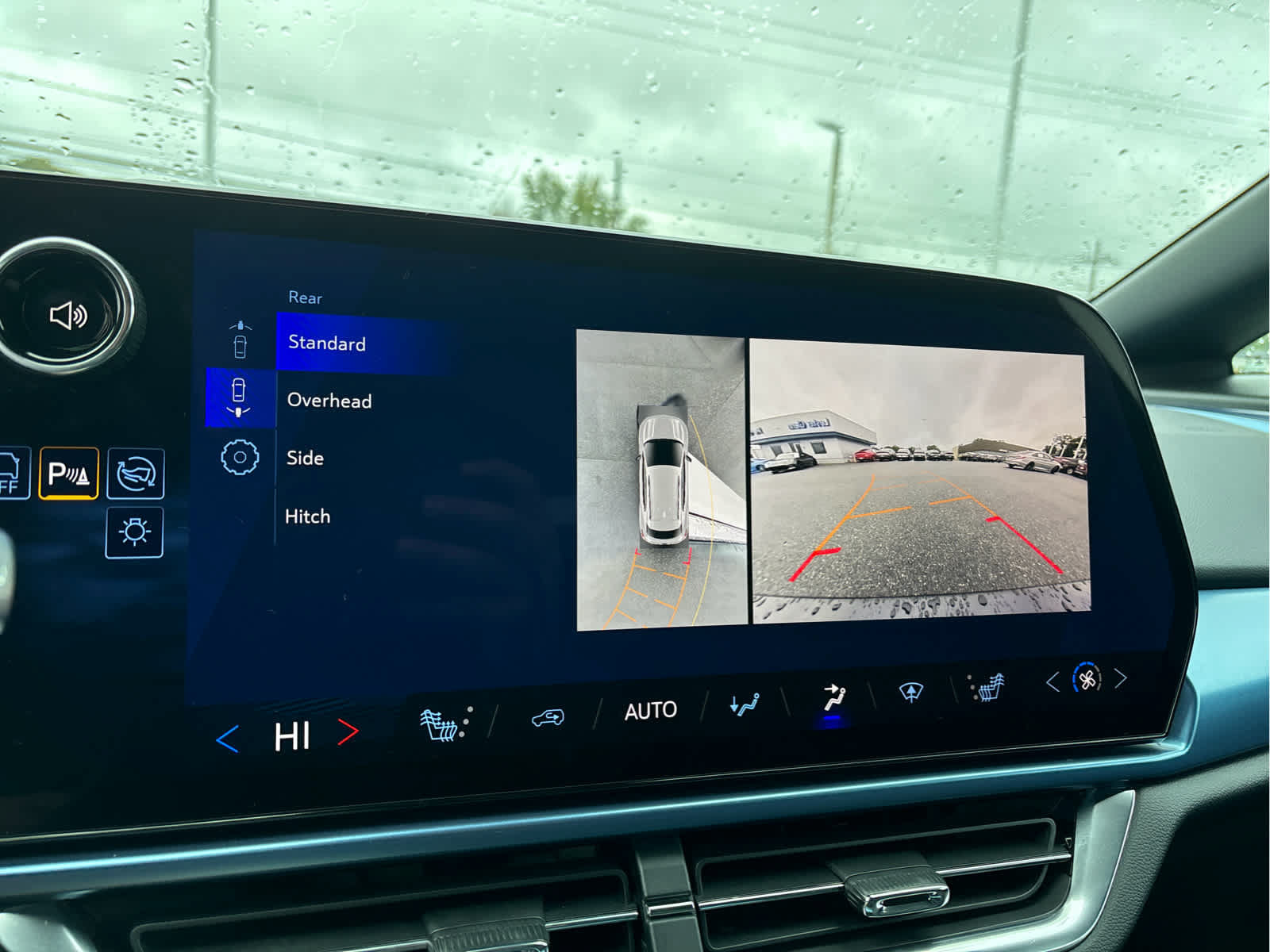 Certified 2024 Chevrolet Equinox EV LT FWD image 15