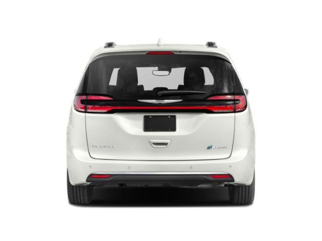 Certified 2022 Chrysler Pacifica Limited w/ Uconnect Theater Family Group FWD image 5
