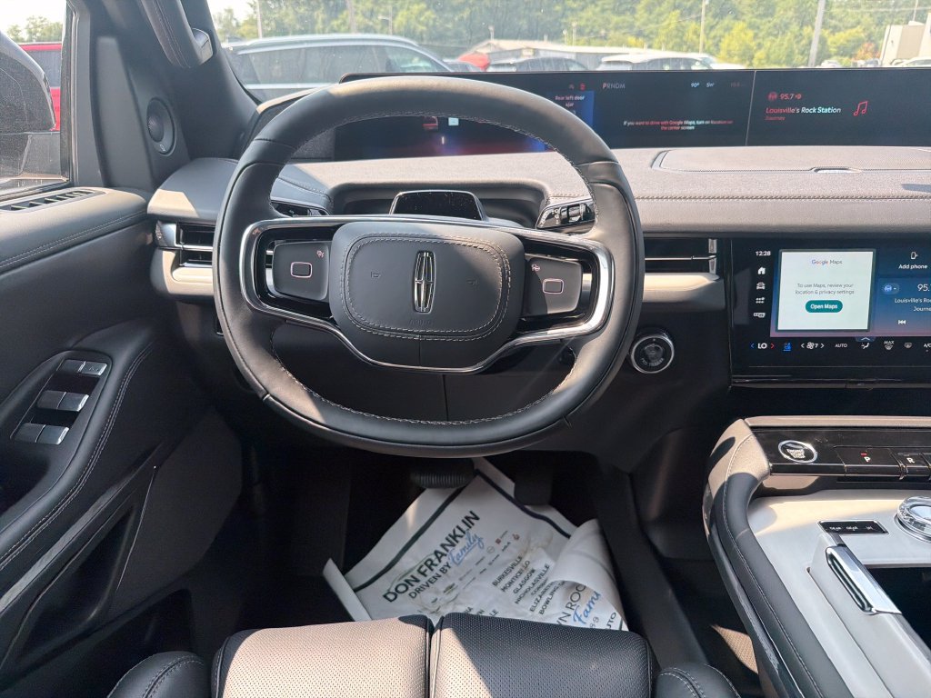 New 2027 Lincoln Navigator Reserve w/ Jet Appearance Package AWD/4WD image 16