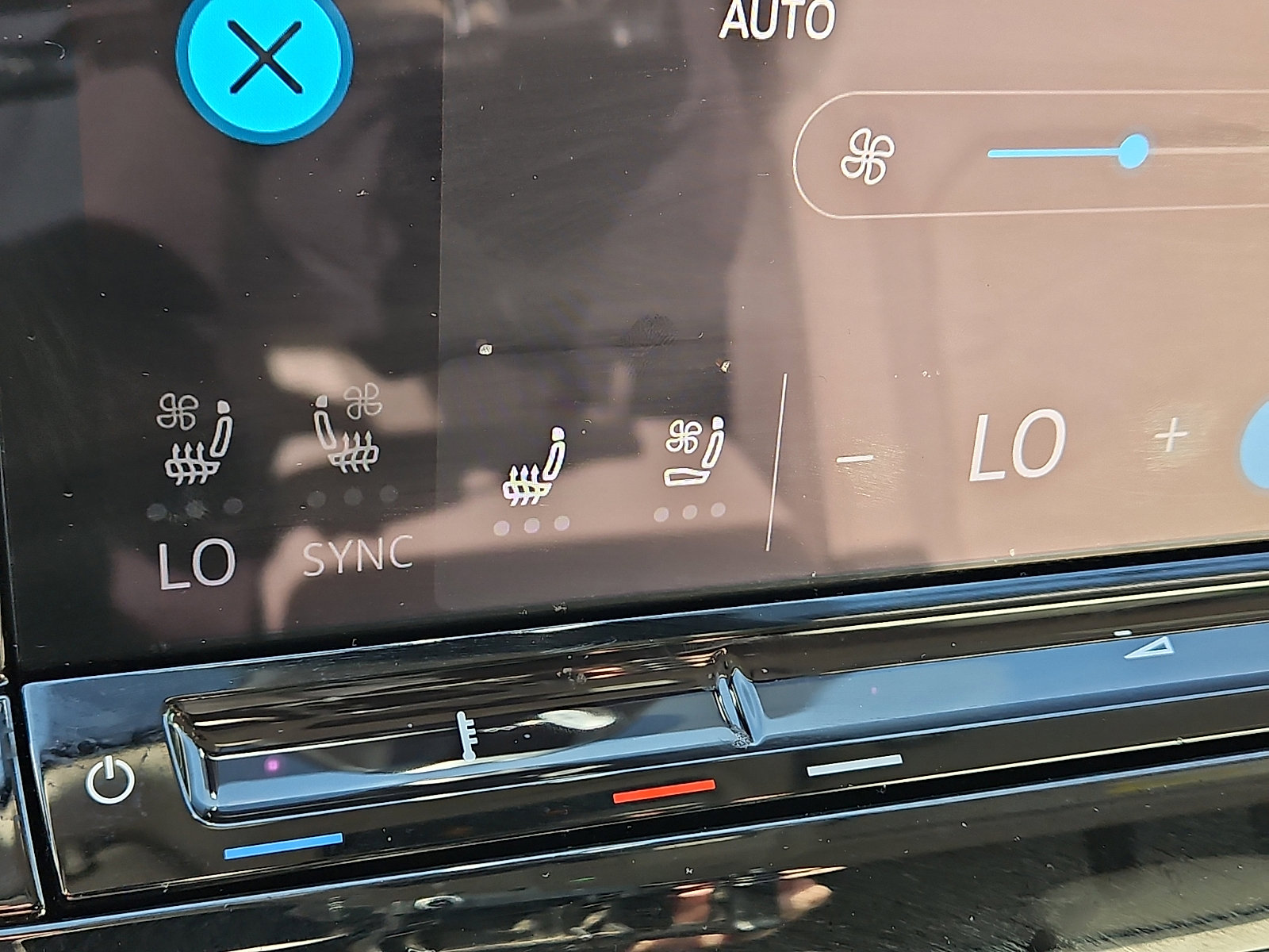 Used 2024 Volkswagen Atlas SE w/ Black Wheel Package image 16