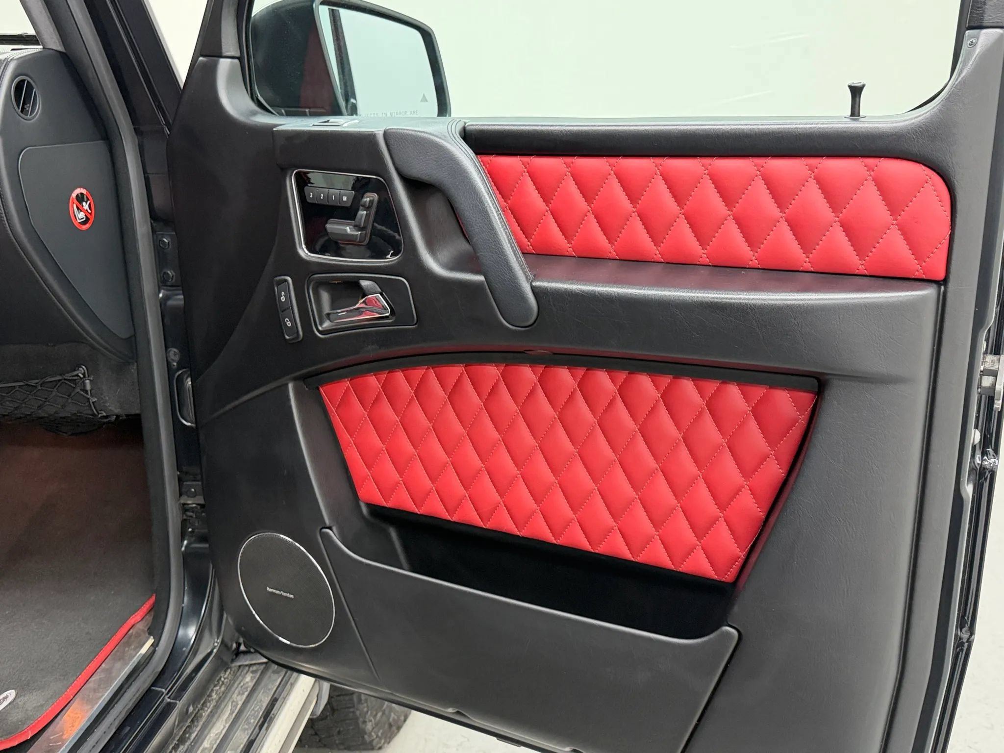 Used 2014 Mercedes-Benz G 63 AMG 4MATIC image 34