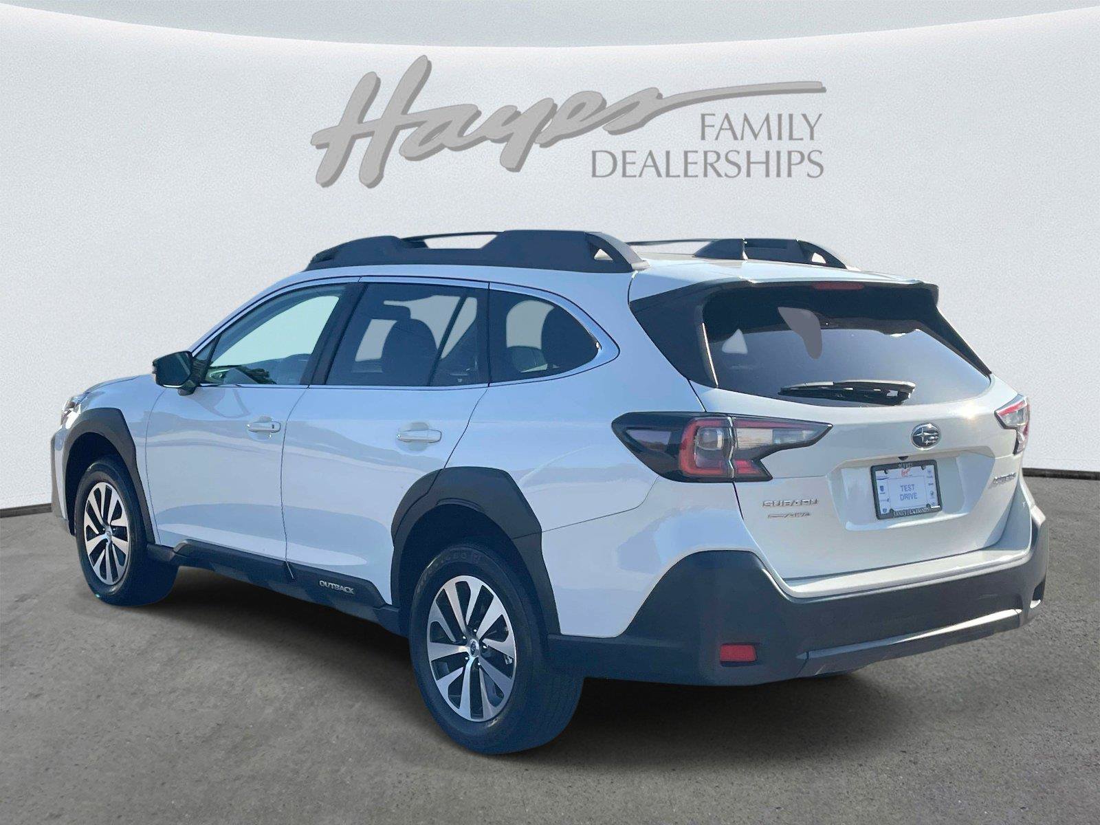 Used 2024 Subaru Outback Premium AWD/4WD image 5