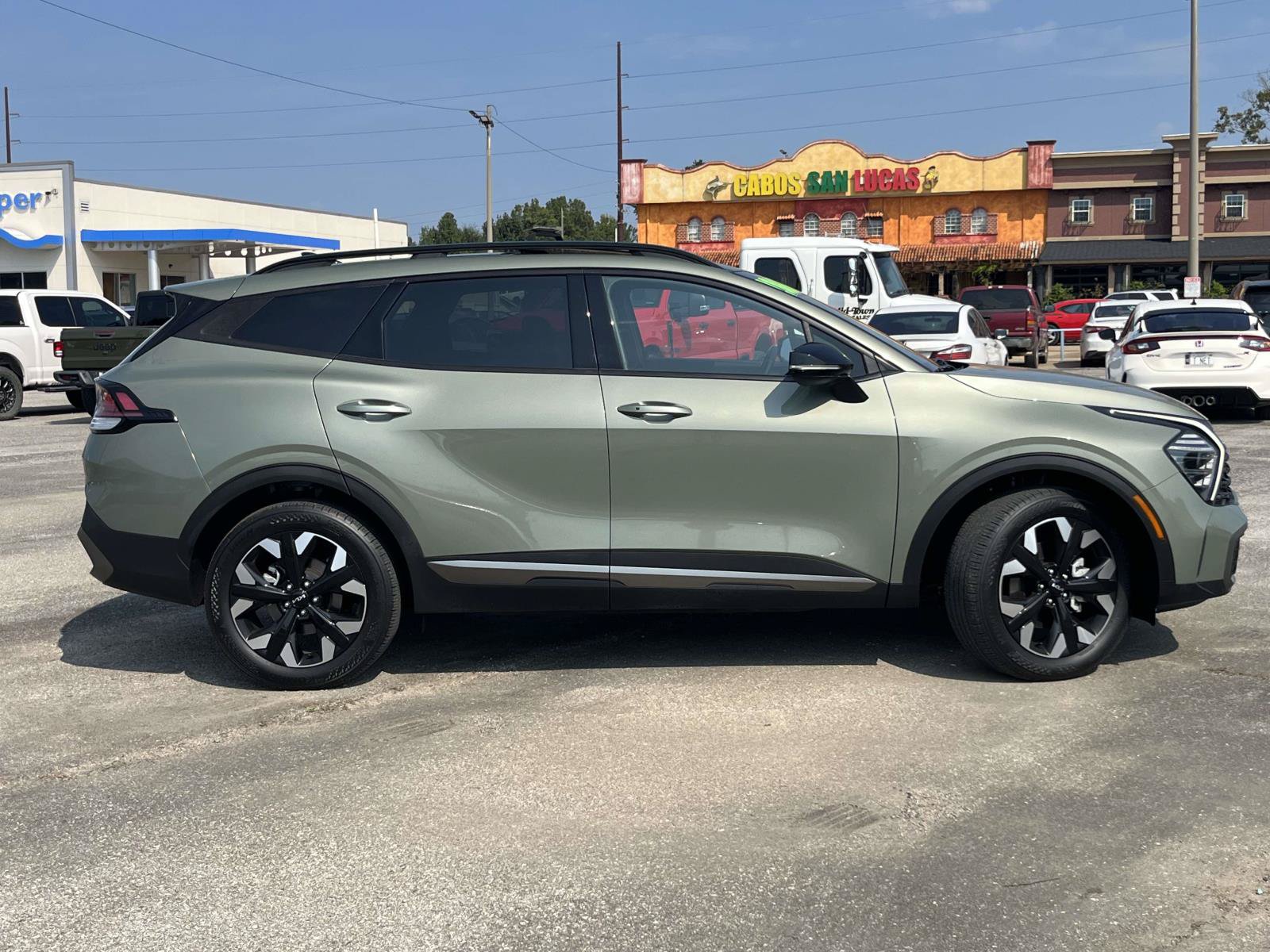 Used 2024 Kia Sportage X-Line w/ X-Line Premium Package AWD/4WD image 2
