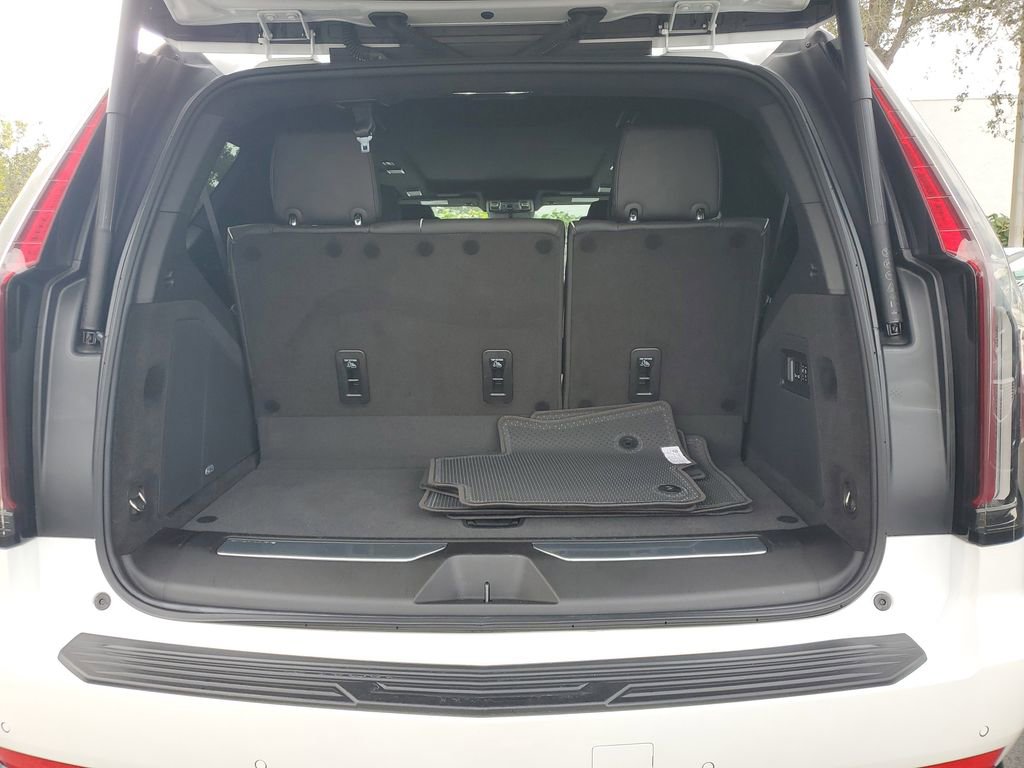 Certified 2024 Cadillac Escalade V w/ LPO, ONYX Package image 23