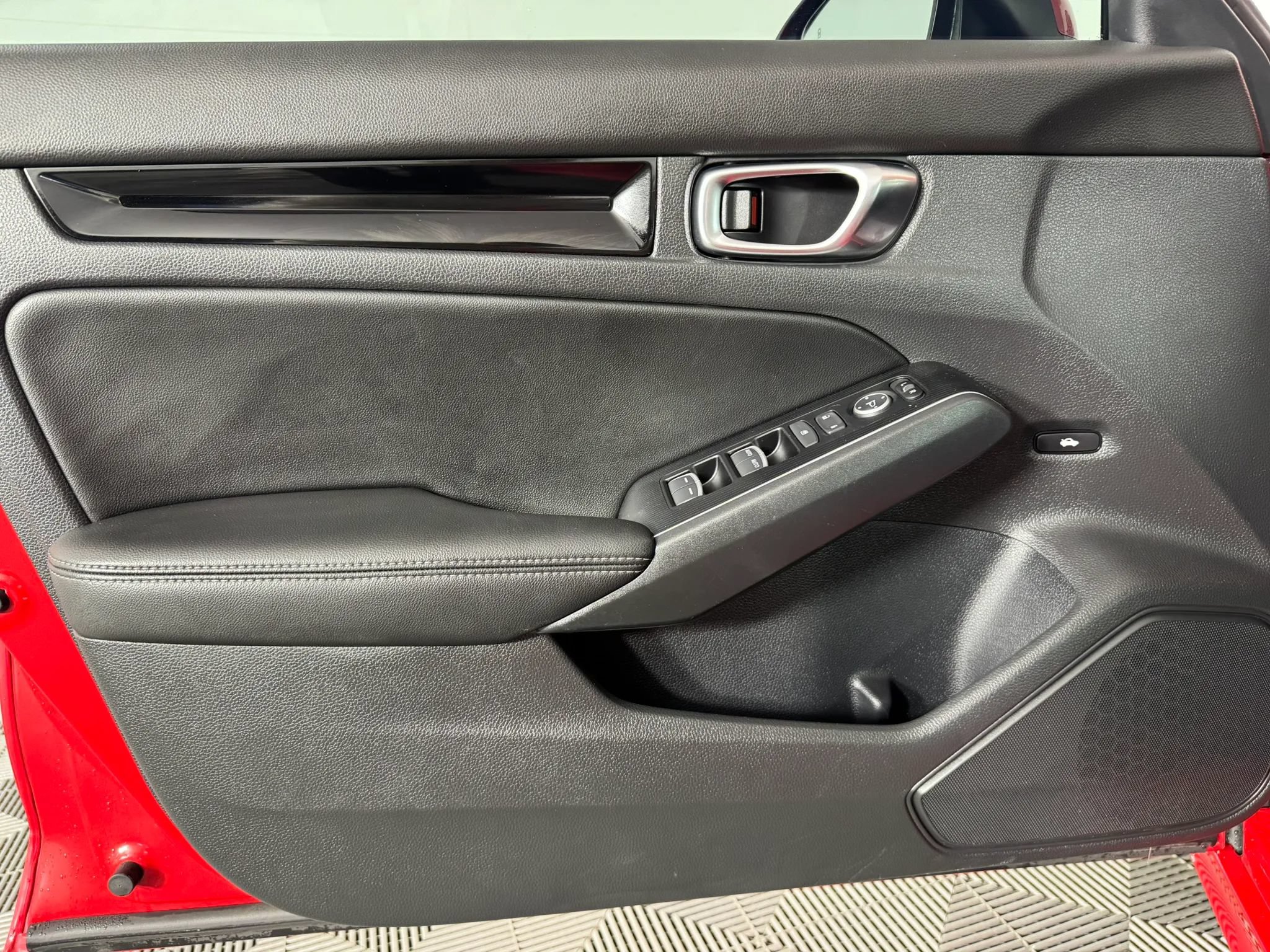 Used 2022 Honda Civic Touring image 39
