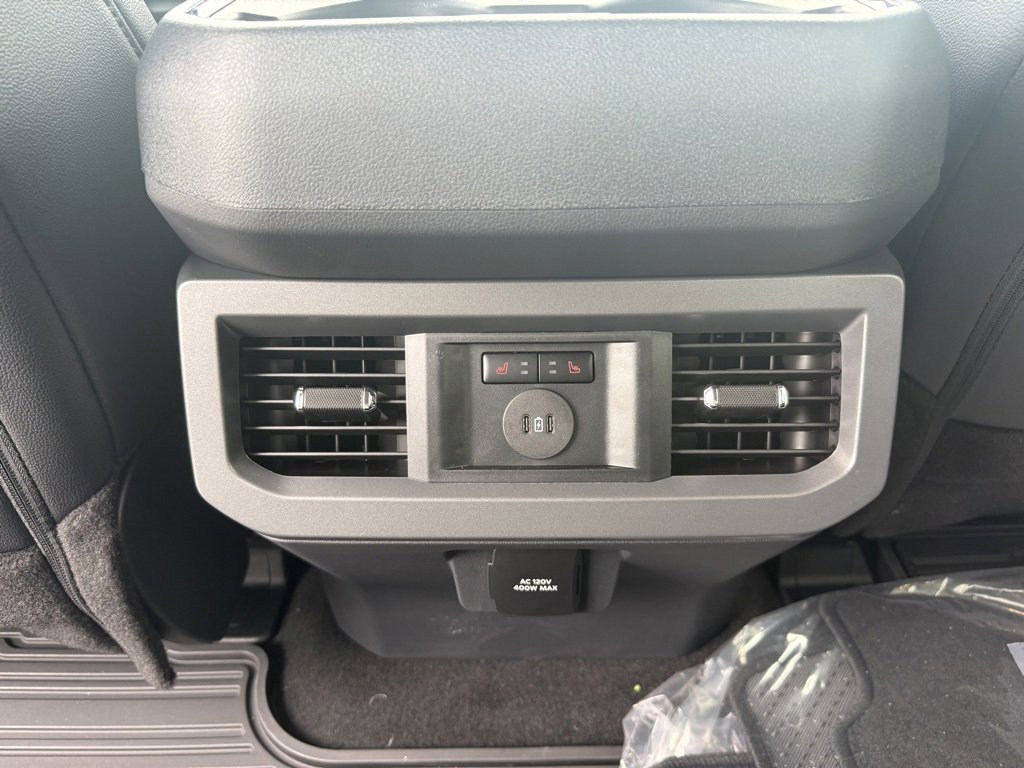 New 2026 Ford F250 Lariat w/ Black Appearance Package image 16