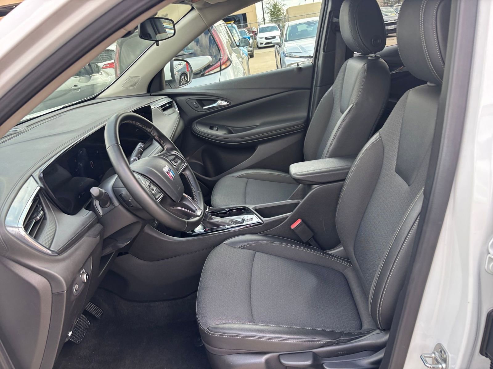 Used 2025 Buick Encore GX Preferred FWD image 25