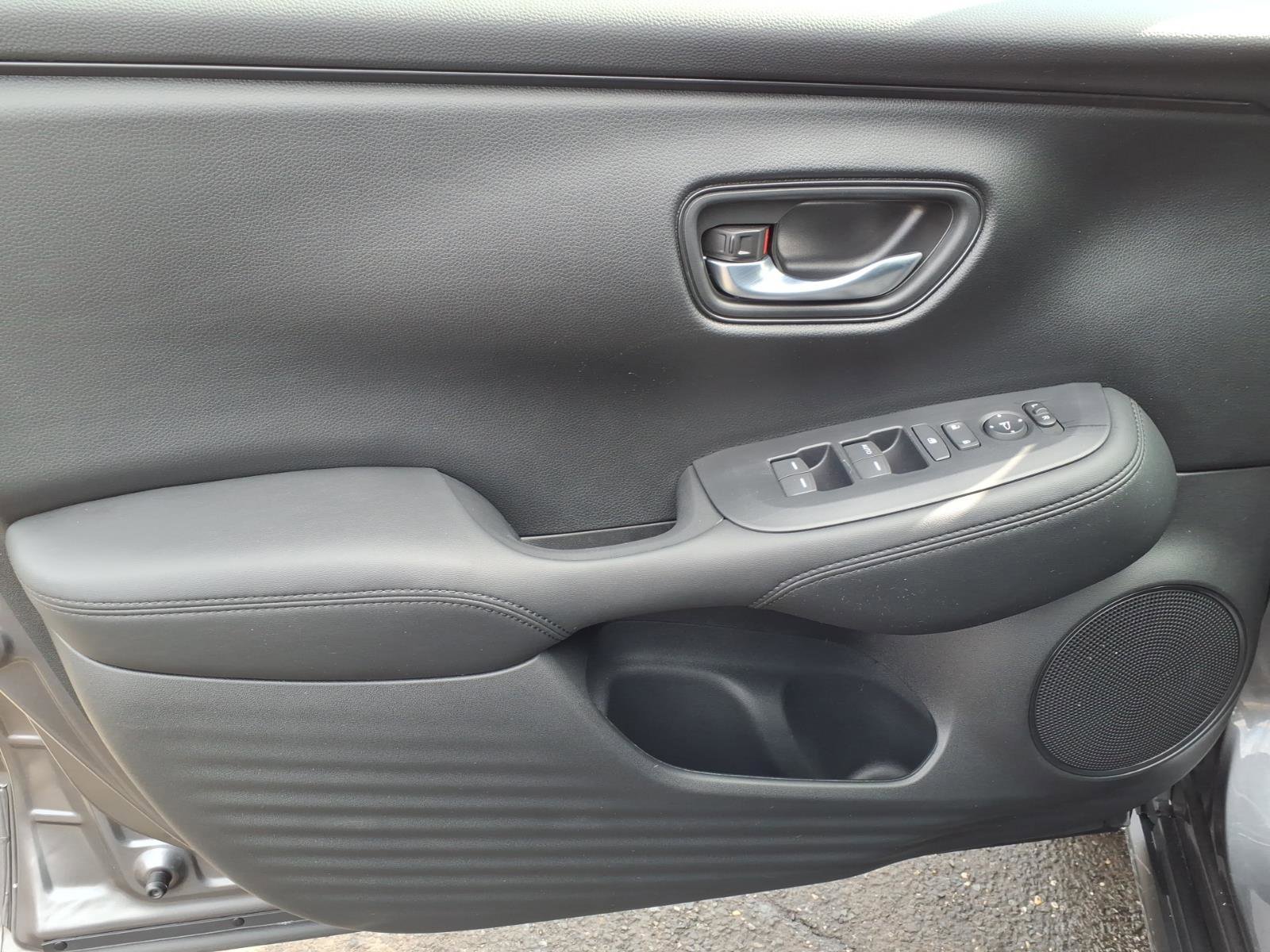 Used 2026 Honda HR-V LX image 8
